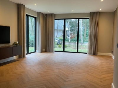 Visgraat pvc vloer en Inbetweens in Wezep