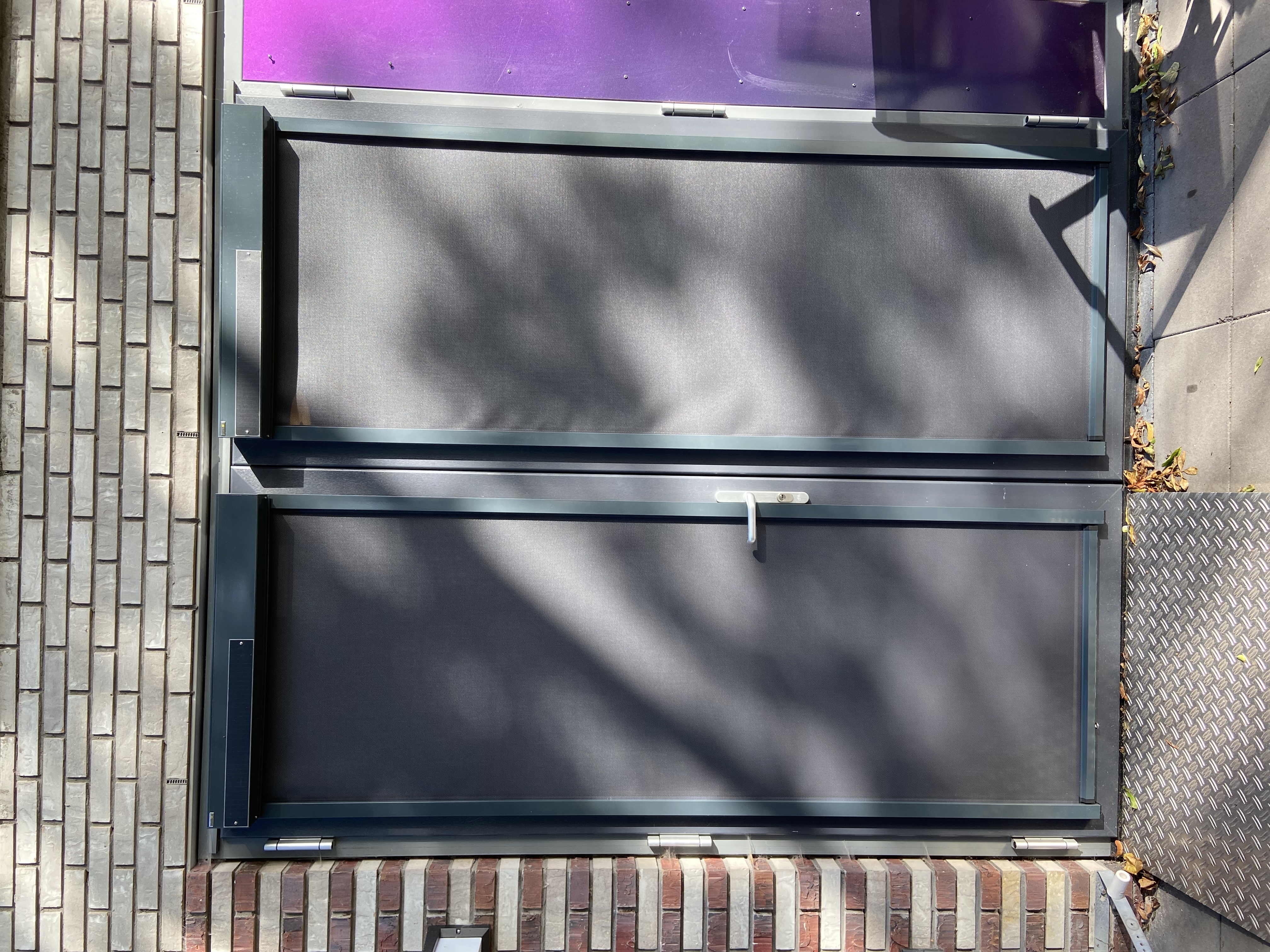 Zip screens gemonteerd bij Amado Zorg Dronten