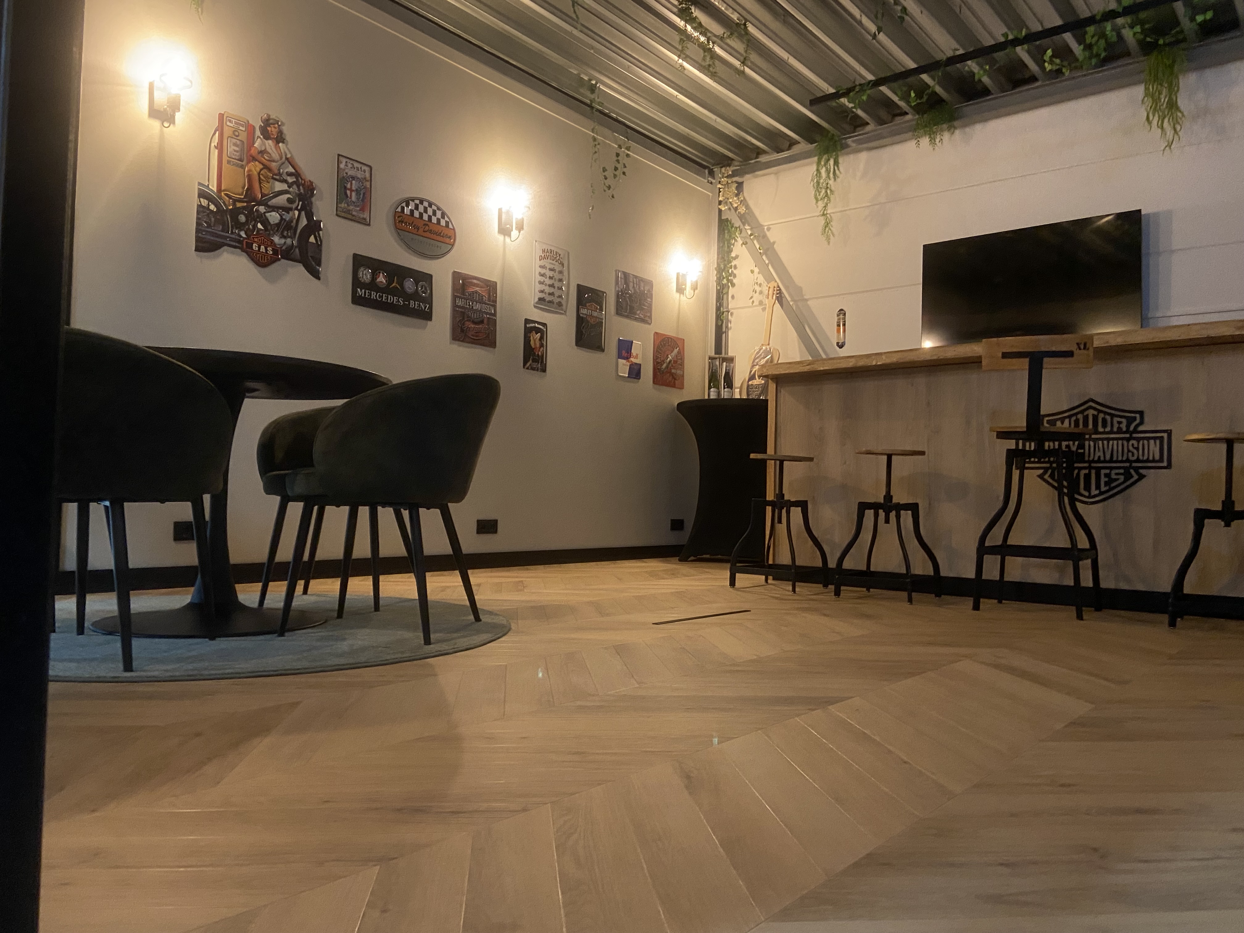 Pvc in kantine gelegd in Hongaarse punt