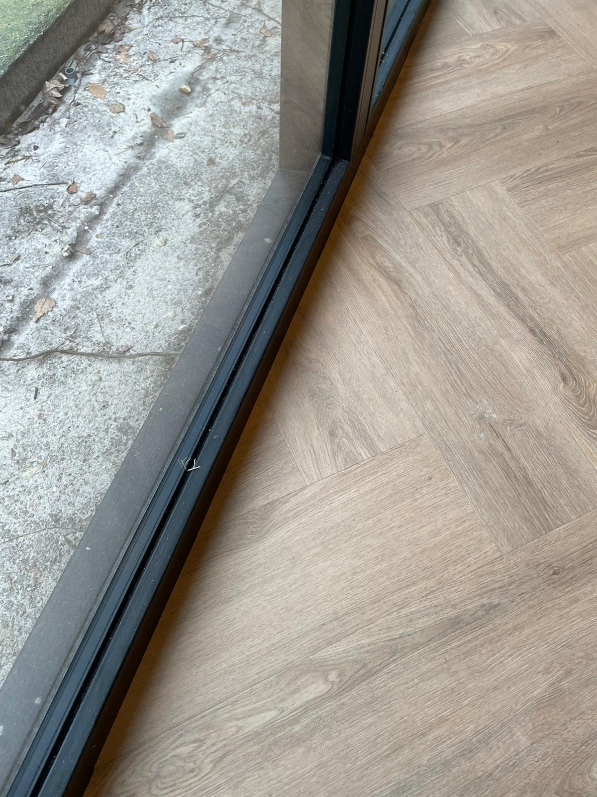 Visgraat pvc vloer en Inbetweens in Wezep