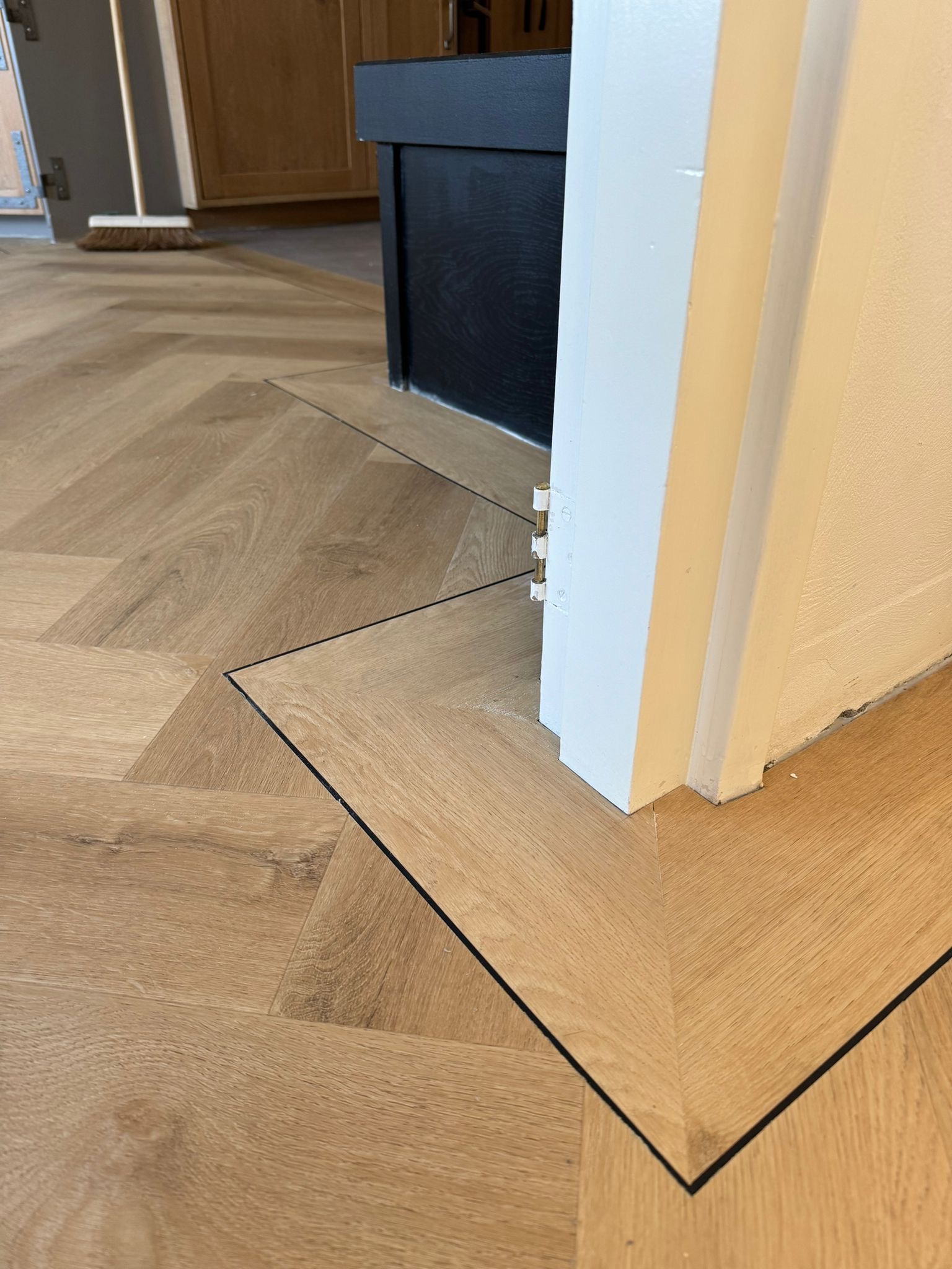 Pvc visgraat vloer met band en bies