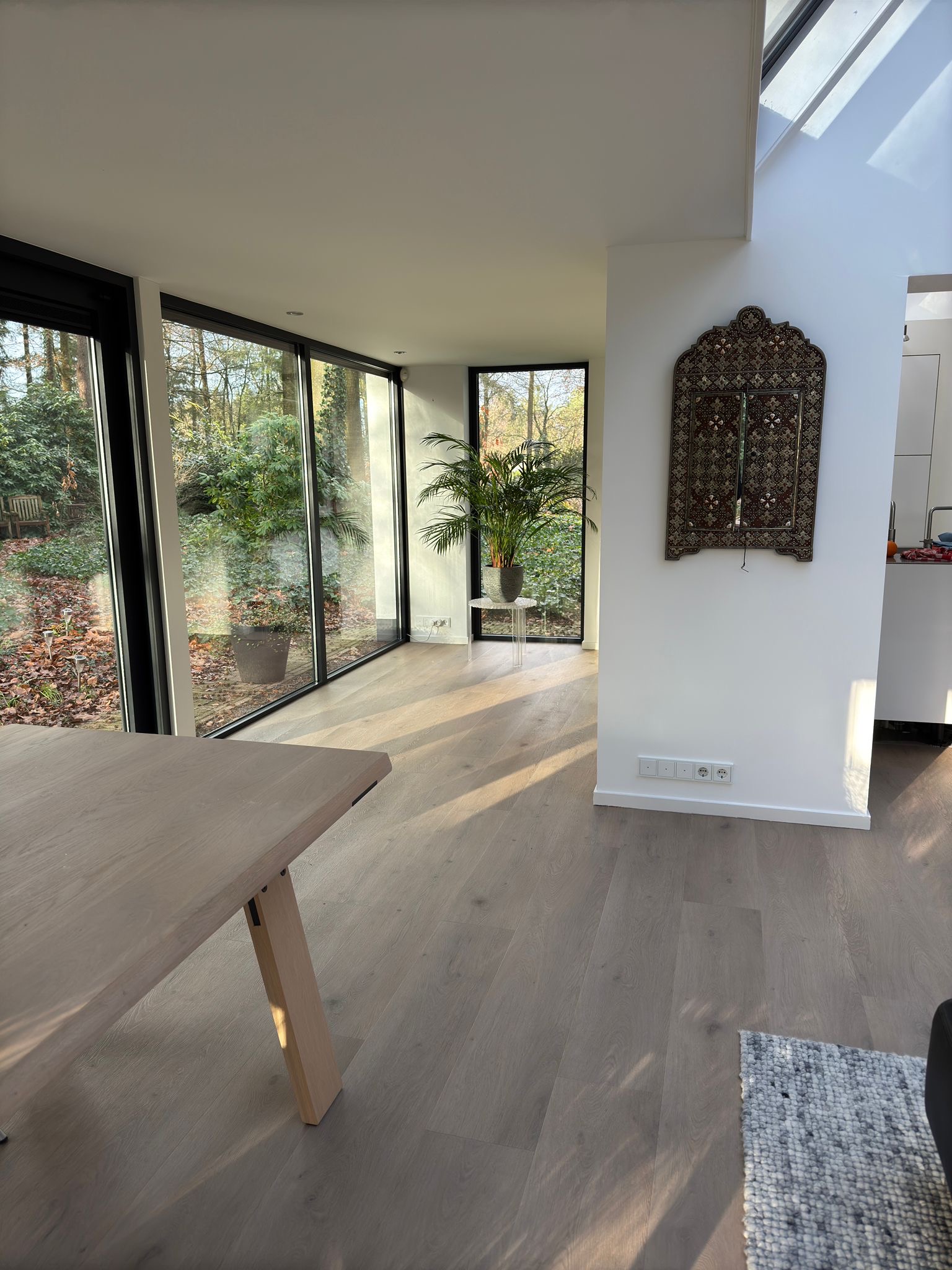 Pvc vloer over een gietvloer gelegd