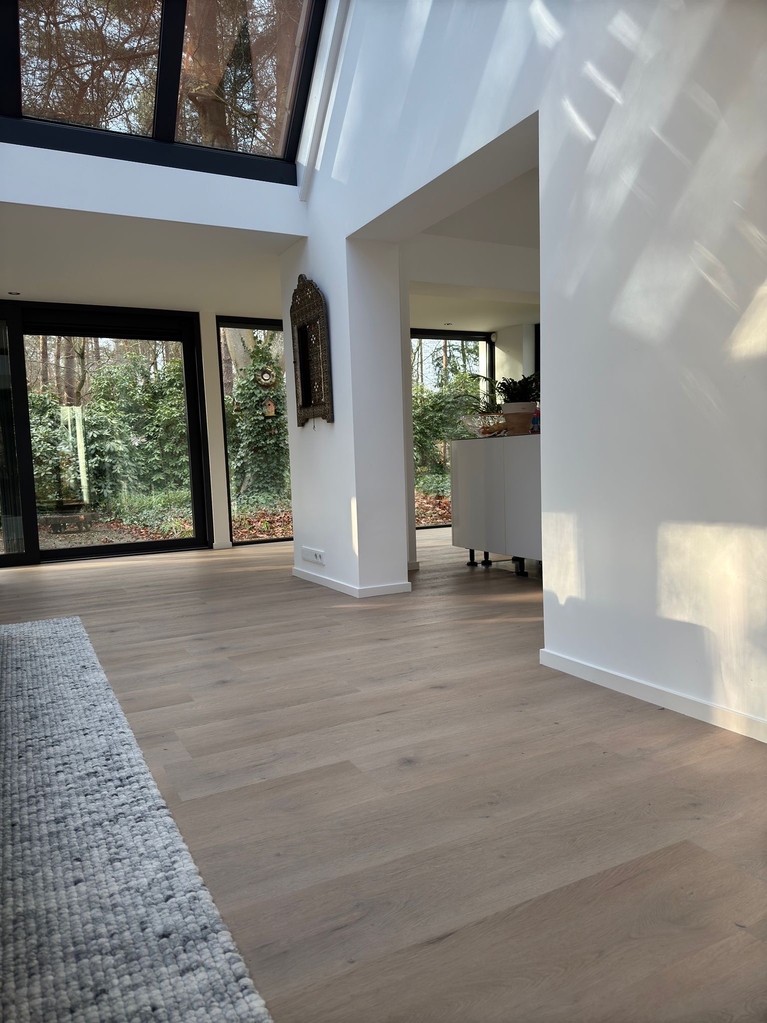 Pvc vloer over een gietvloer gelegd