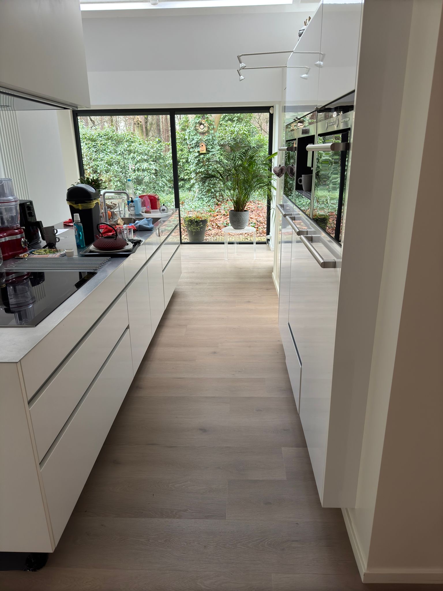 Pvc vloer over een gietvloer gelegd