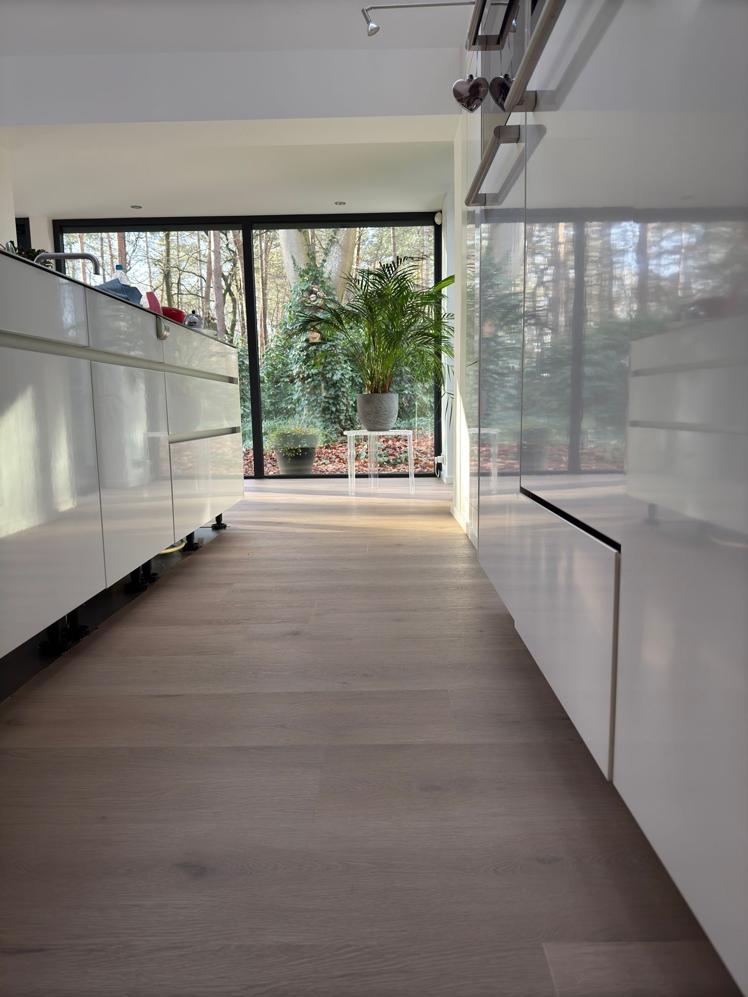 Pvc vloer over een gietvloer gelegd