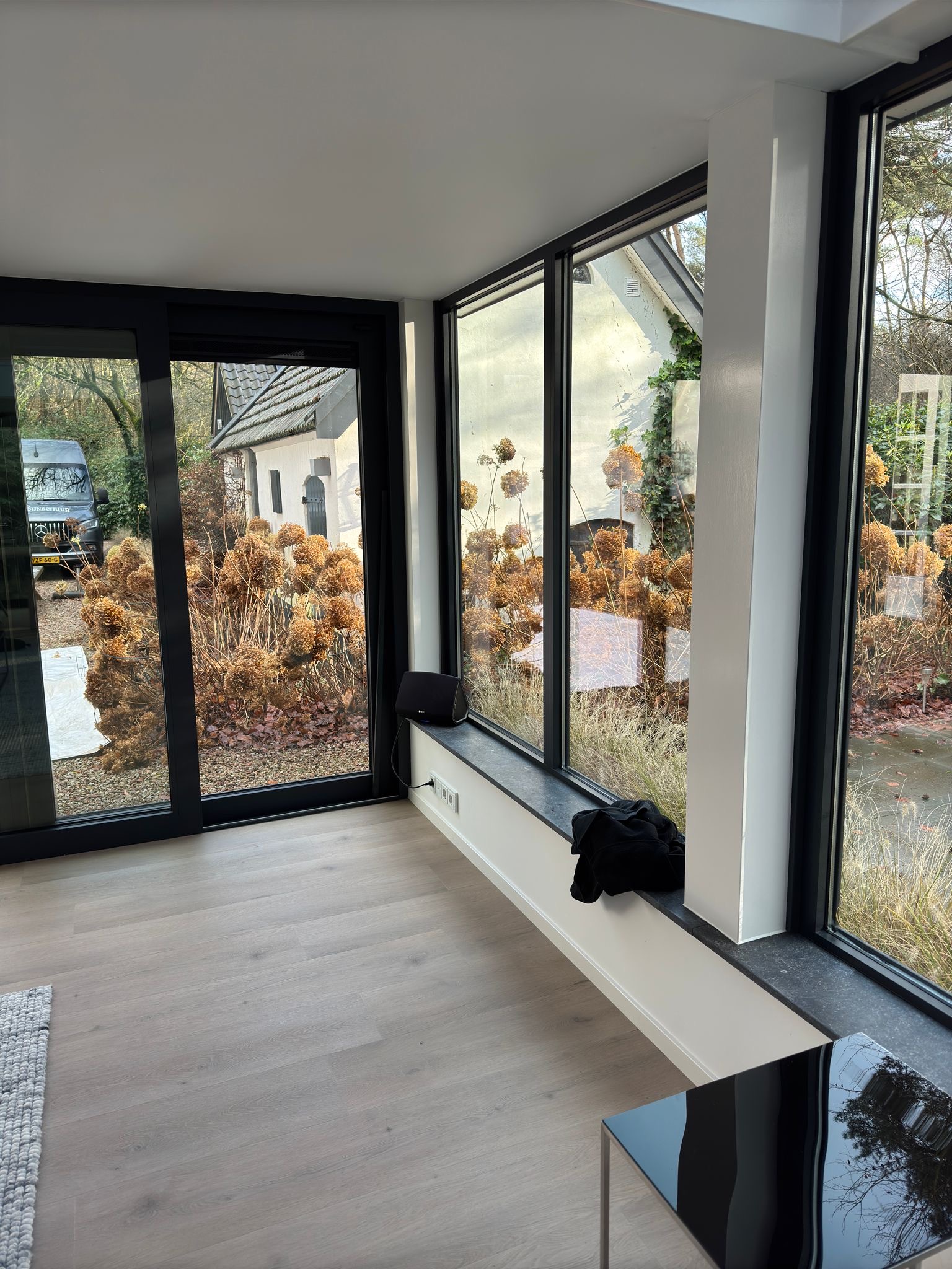 Pvc vloer over een gietvloer gelegd