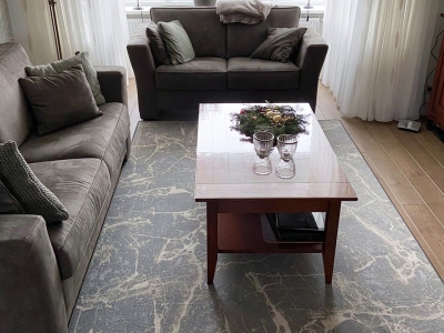 Elegant vloerkleed met marmerstructuur